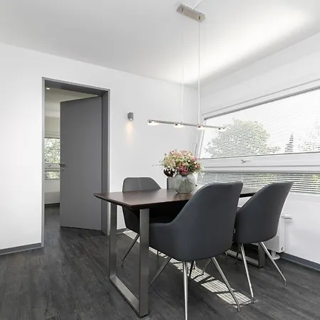 Residenz Kleine Bergstrasse 7 *